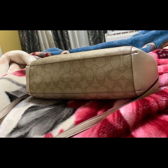 Coach Light Khaki/Beige Signature Christie Handbag - Picture 3 of 6